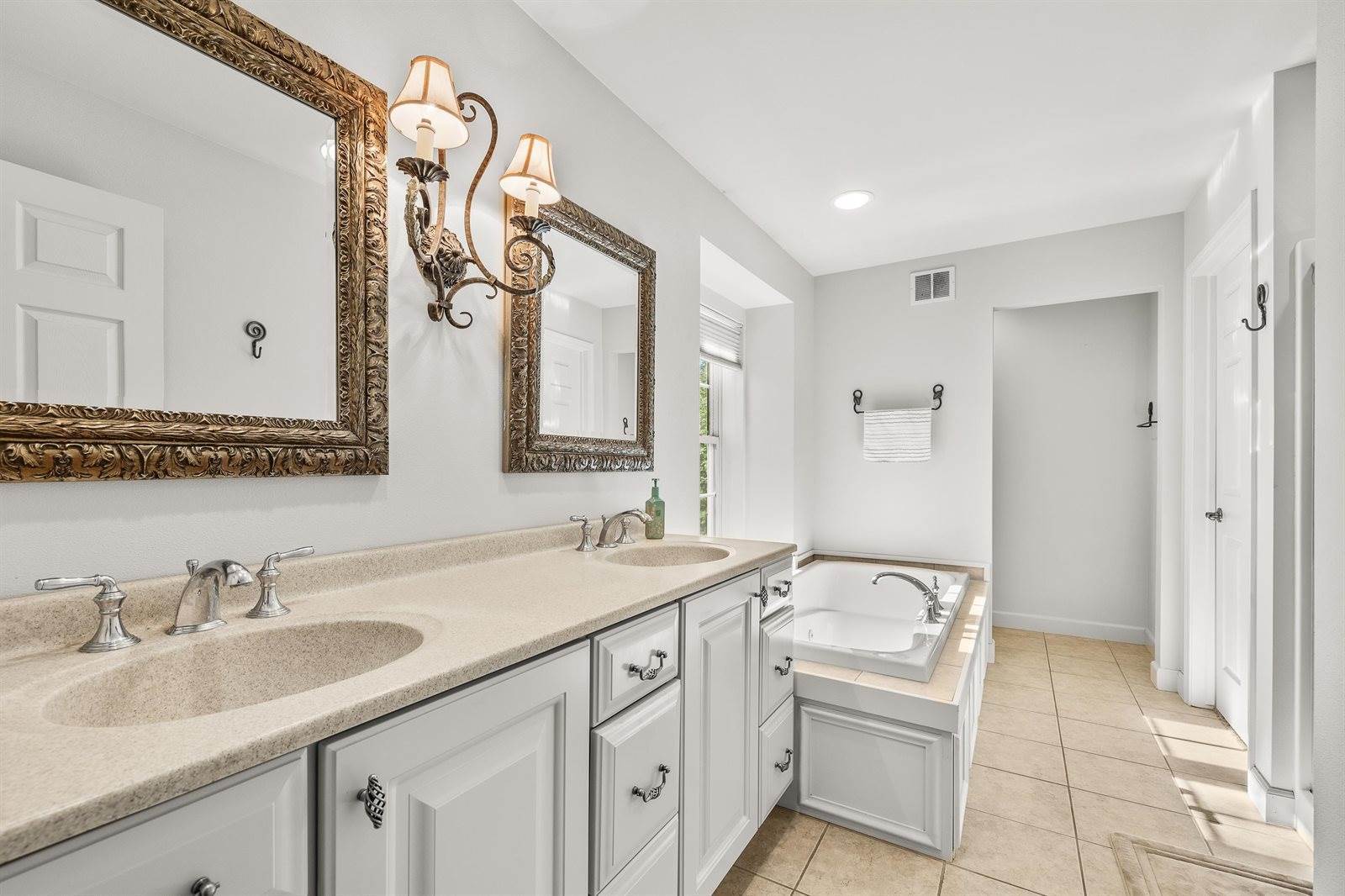 1600 Rapid River Run, Plover, WI 54467