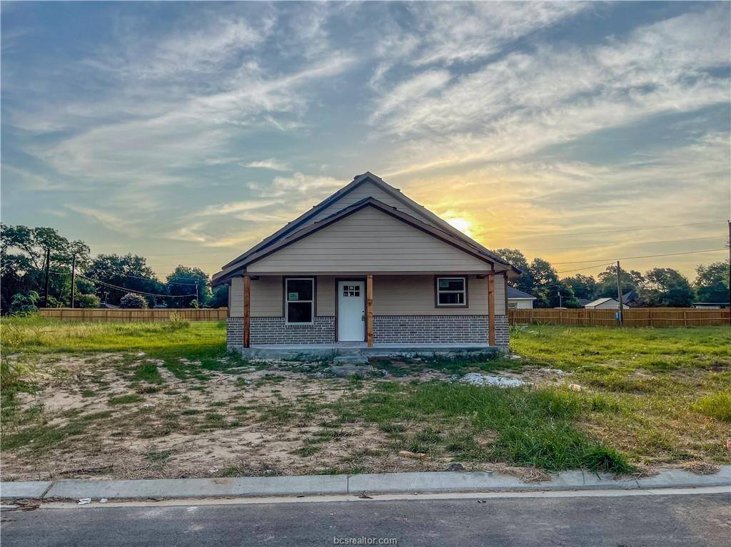 1703 Pine Street, Hearne, TX 77859