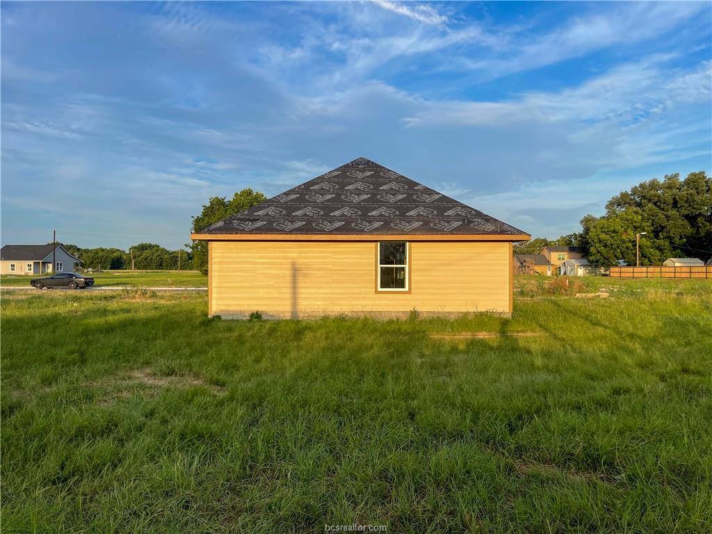 1703 Pine Street, Hearne, TX 77859