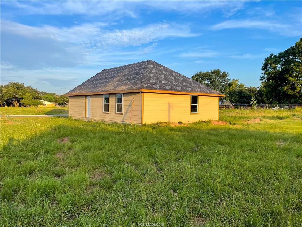 1703 Pine Street, Hearne, TX 77859