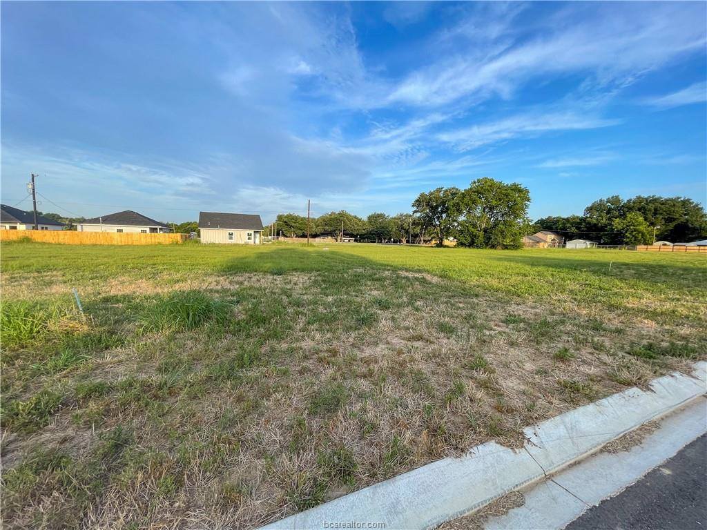 1703 Pine Street, Hearne, TX 77859