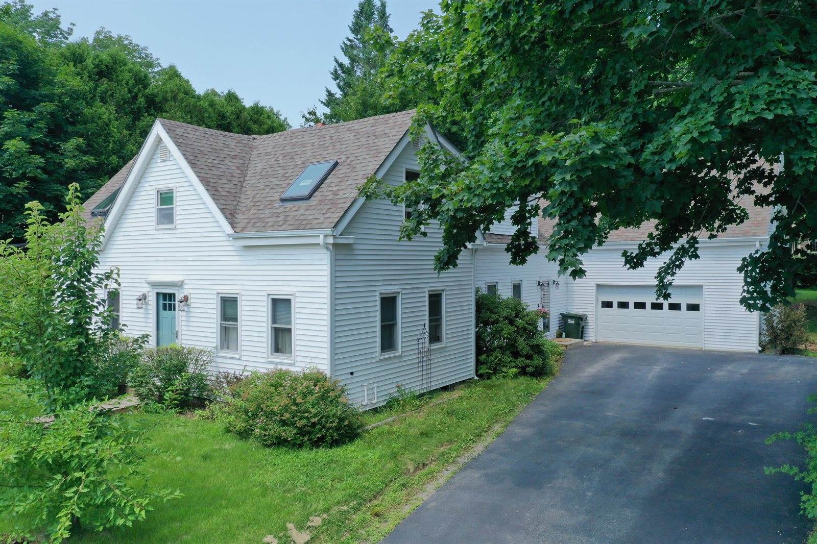 26 Pond Street, Bucksport, ME 04416