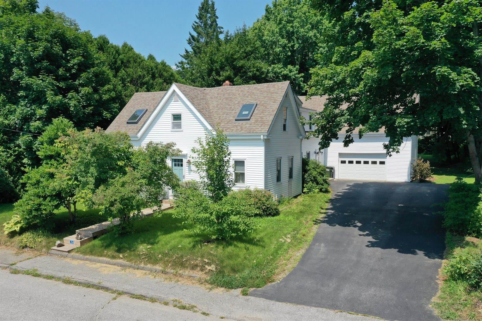 26 Pond Street, Bucksport, ME 04416