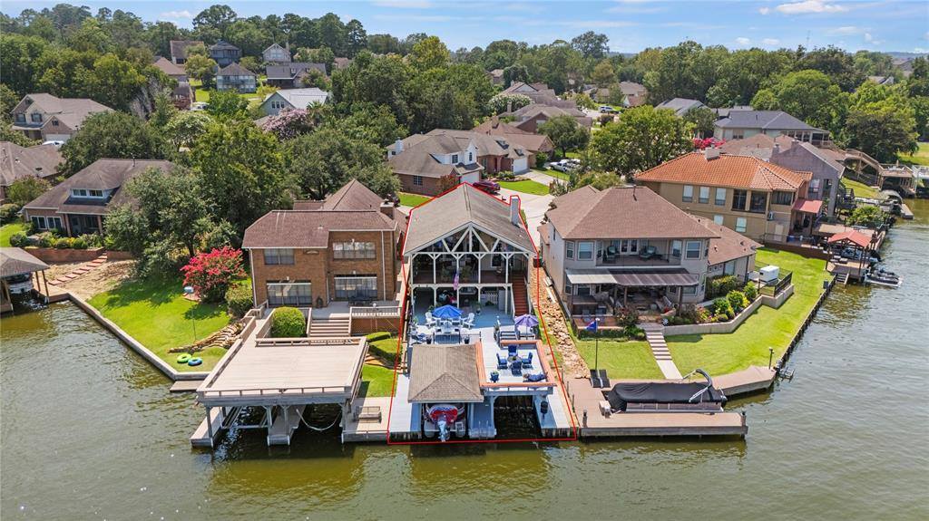 132 Harbour Town Circle, Conroe, TX 77356