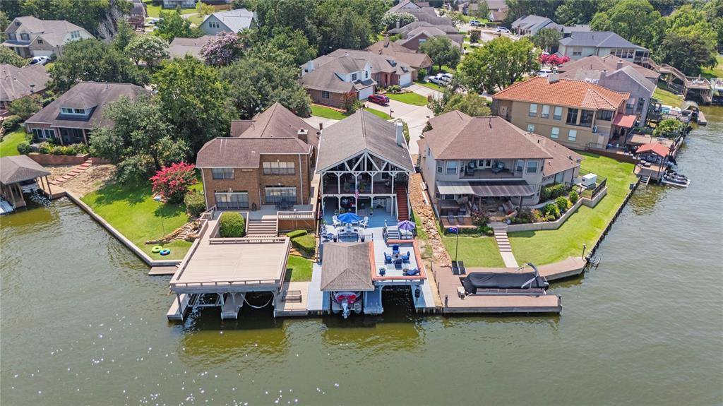 132 Harbour Town Circle, Conroe, TX 77356