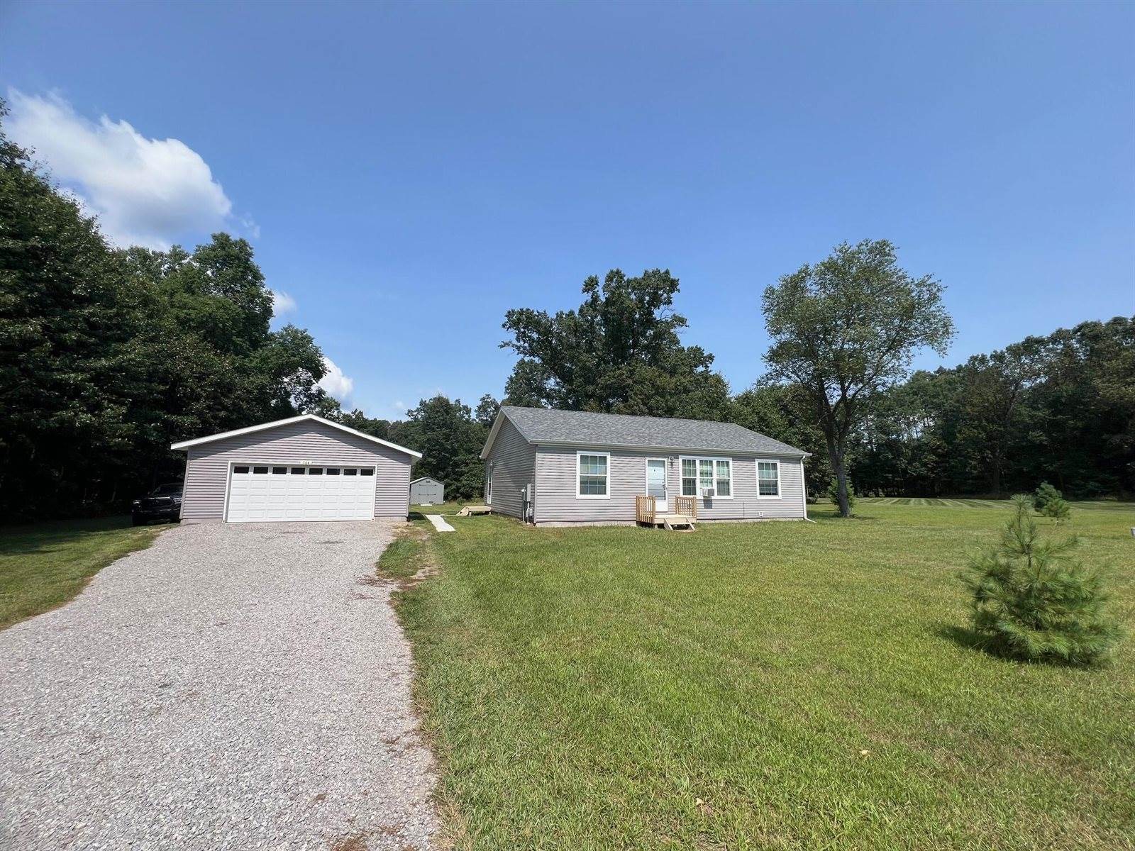 164 Hidden Hills Road, Houghton Lake, MI 48629