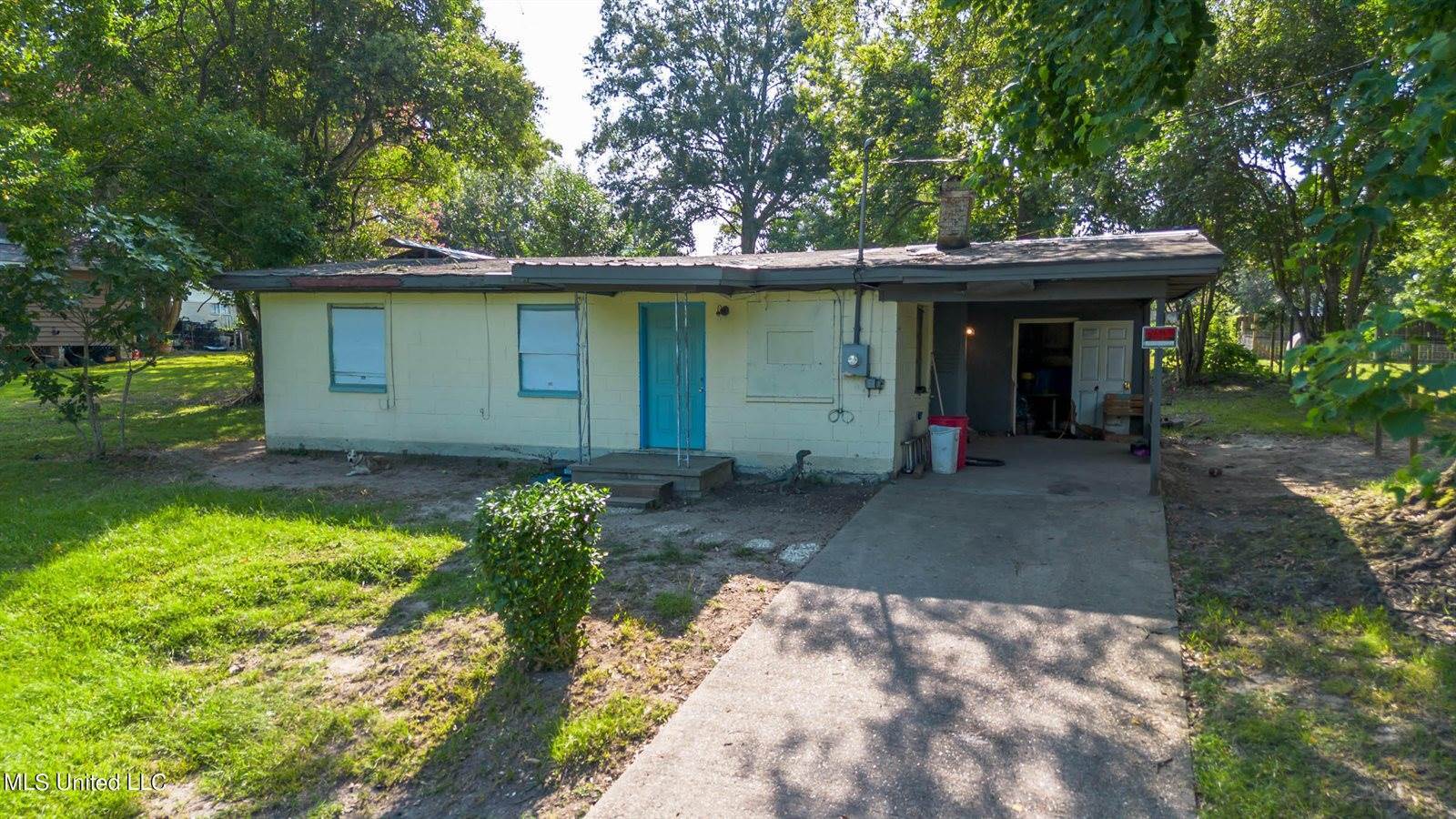 204 South 5th Street, Lumberton, MS 39455