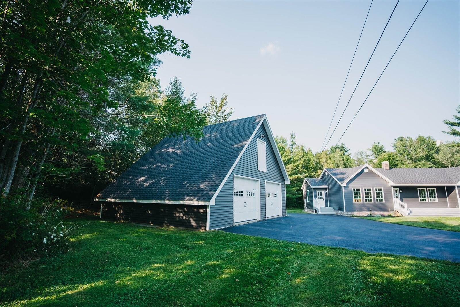 992 Hampden Road, Carmel, ME 04419