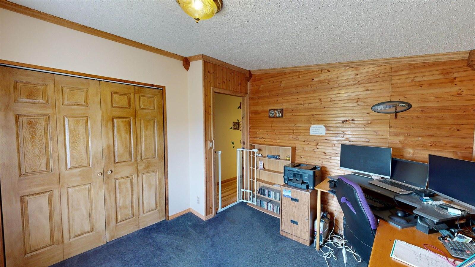 W2294 Kammel Coulee Rd, Washington, WI 54623