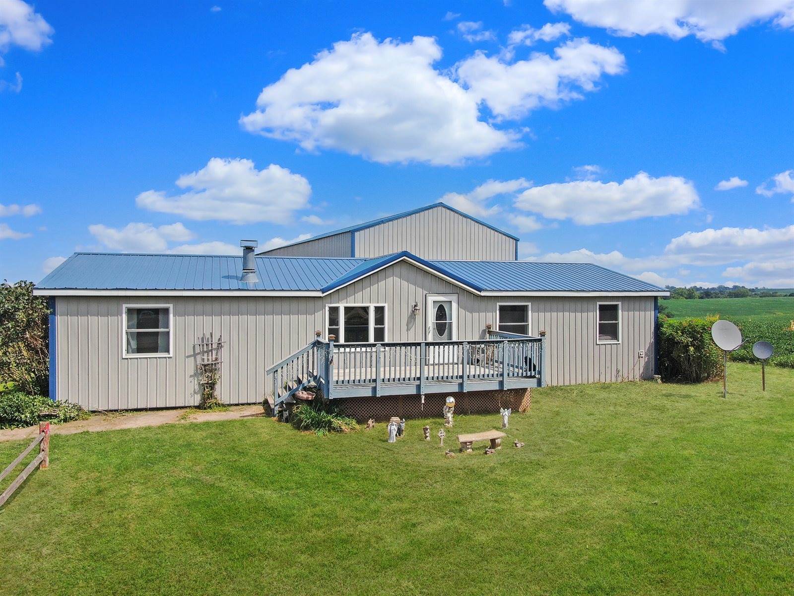 W2294 Kammel Coulee Rd, Washington, WI 54623