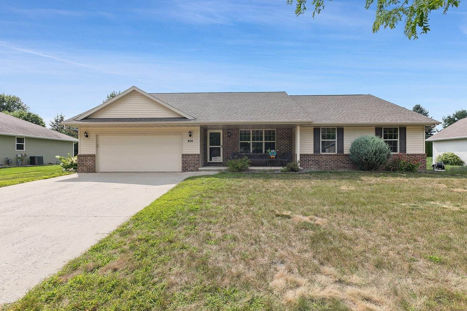 805 Canterbury Castle Lane, Green Bay, WI 54313