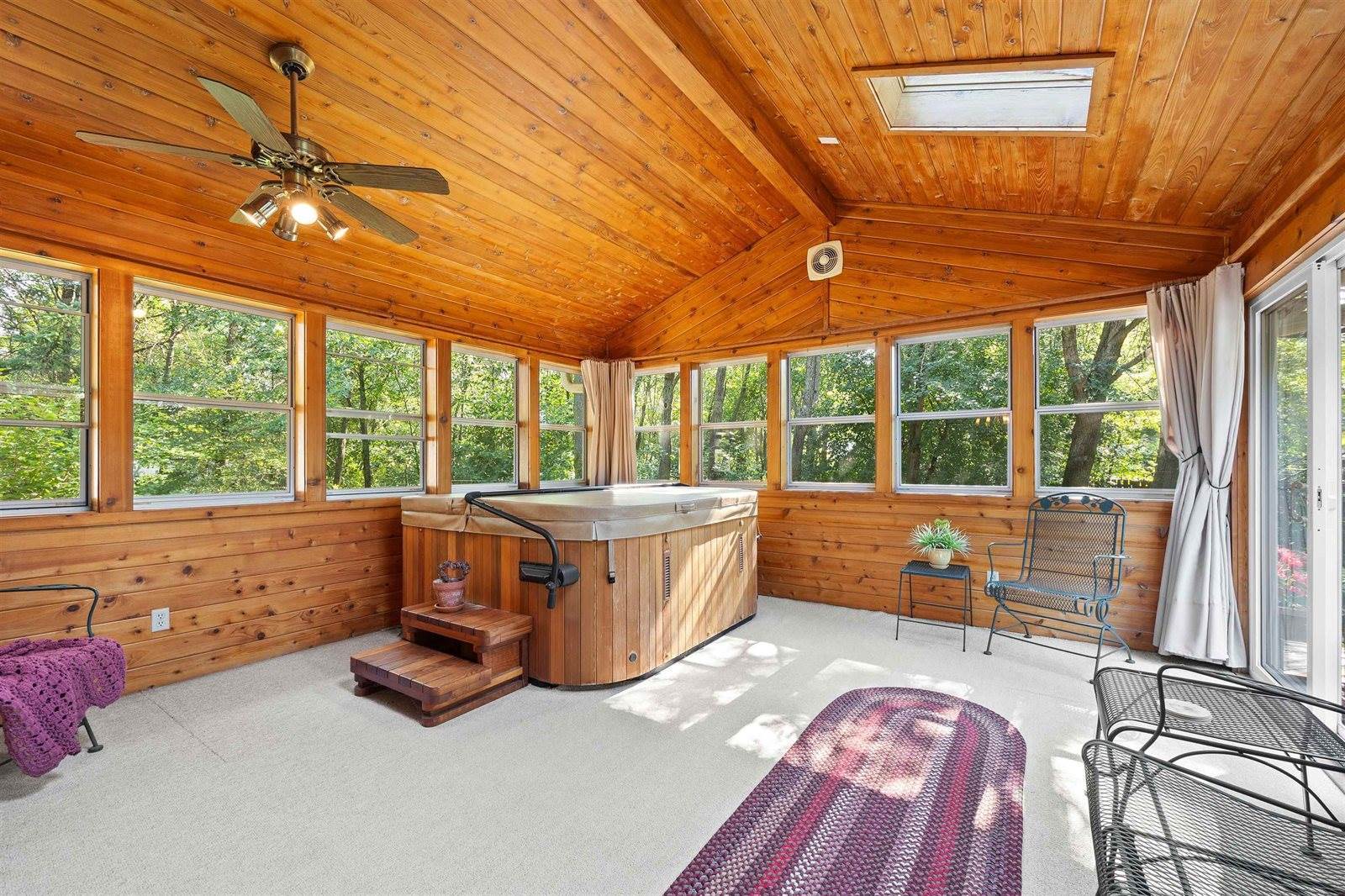 1721 Ridgewood Circle, Plover, WI 54467