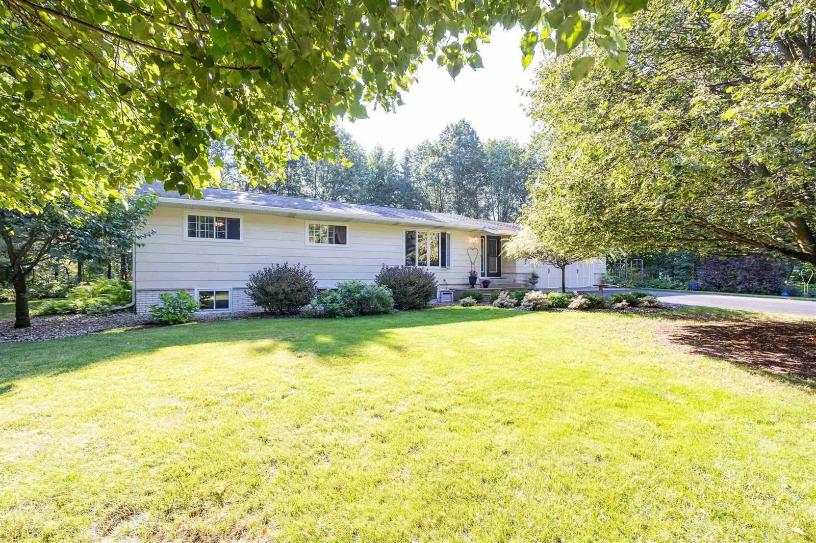 1721 Ridgewood Circle, Plover, WI 54467