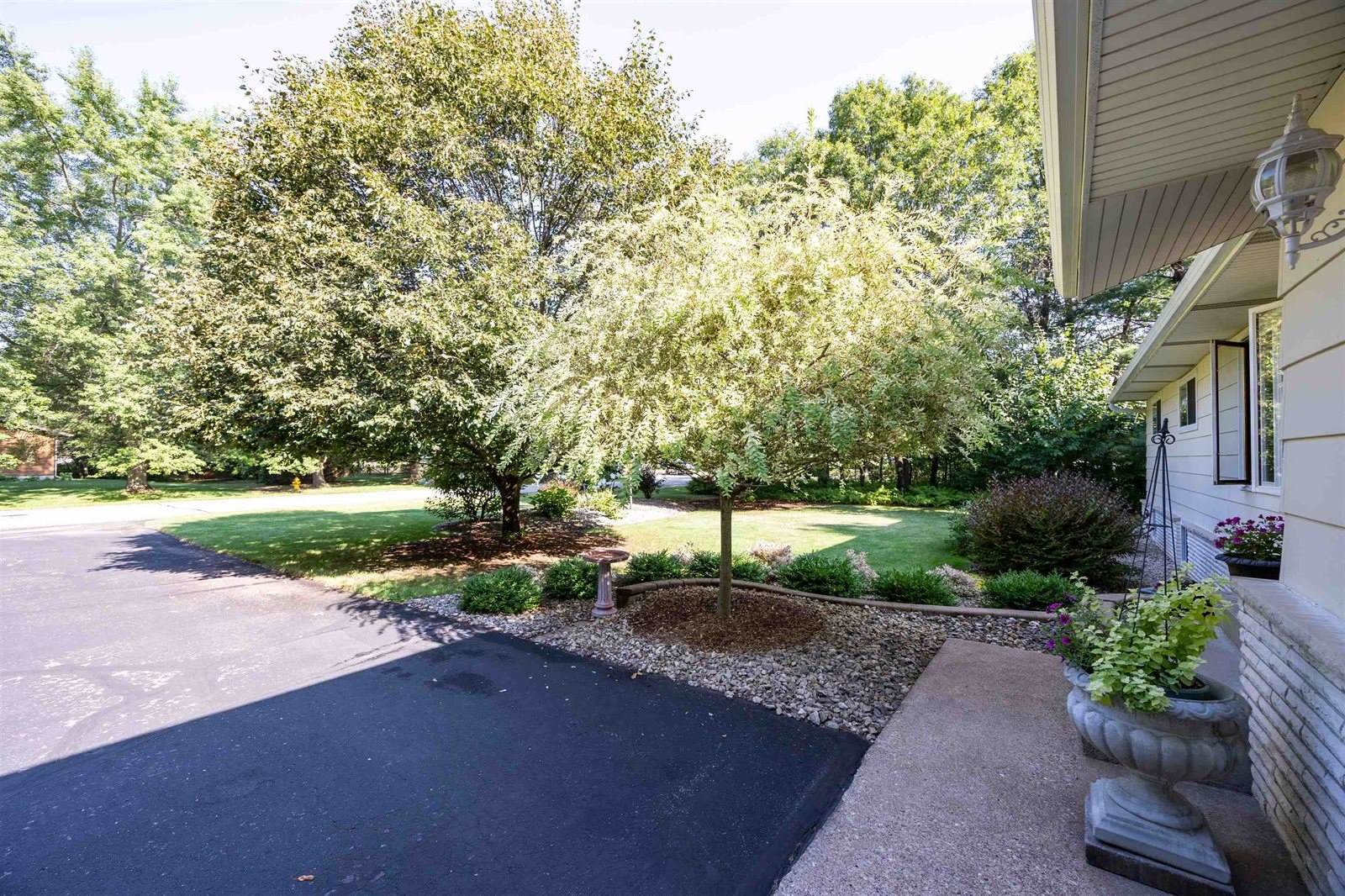 1721 Ridgewood Circle, Plover, WI 54467