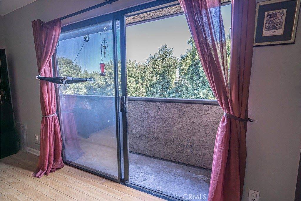 5500 Lindley Avenue, #215, Encino, CA 91316