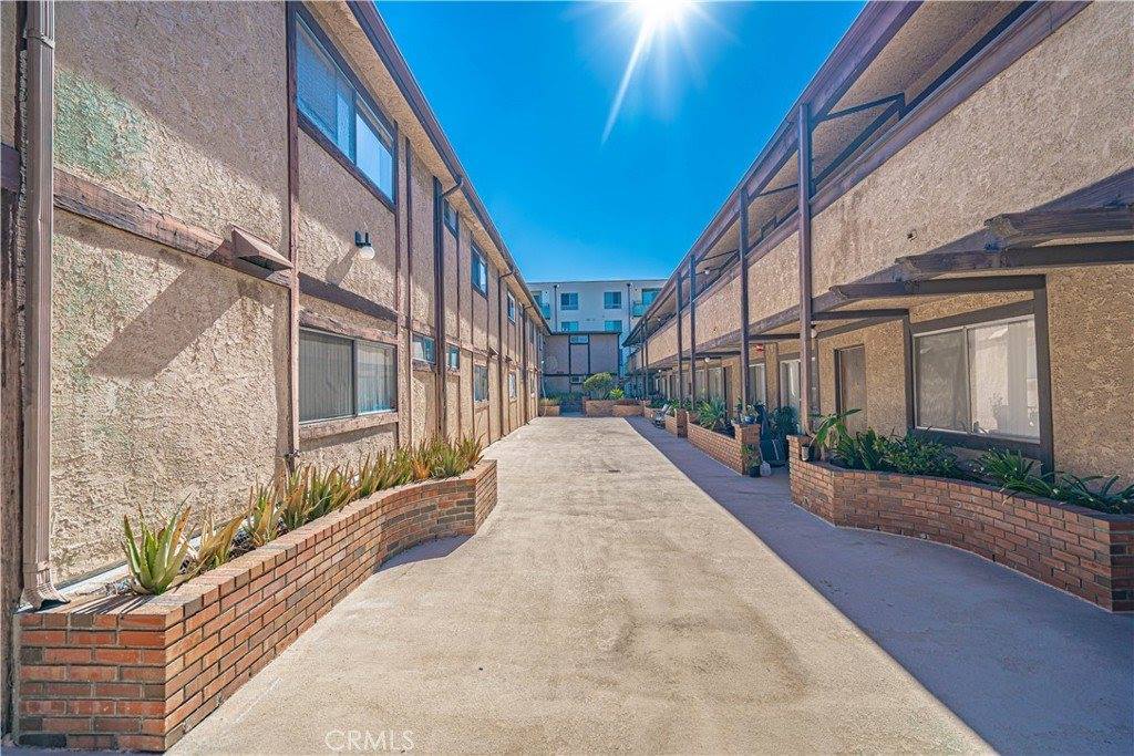 5500 Lindley Avenue, #215, Encino, CA 91316