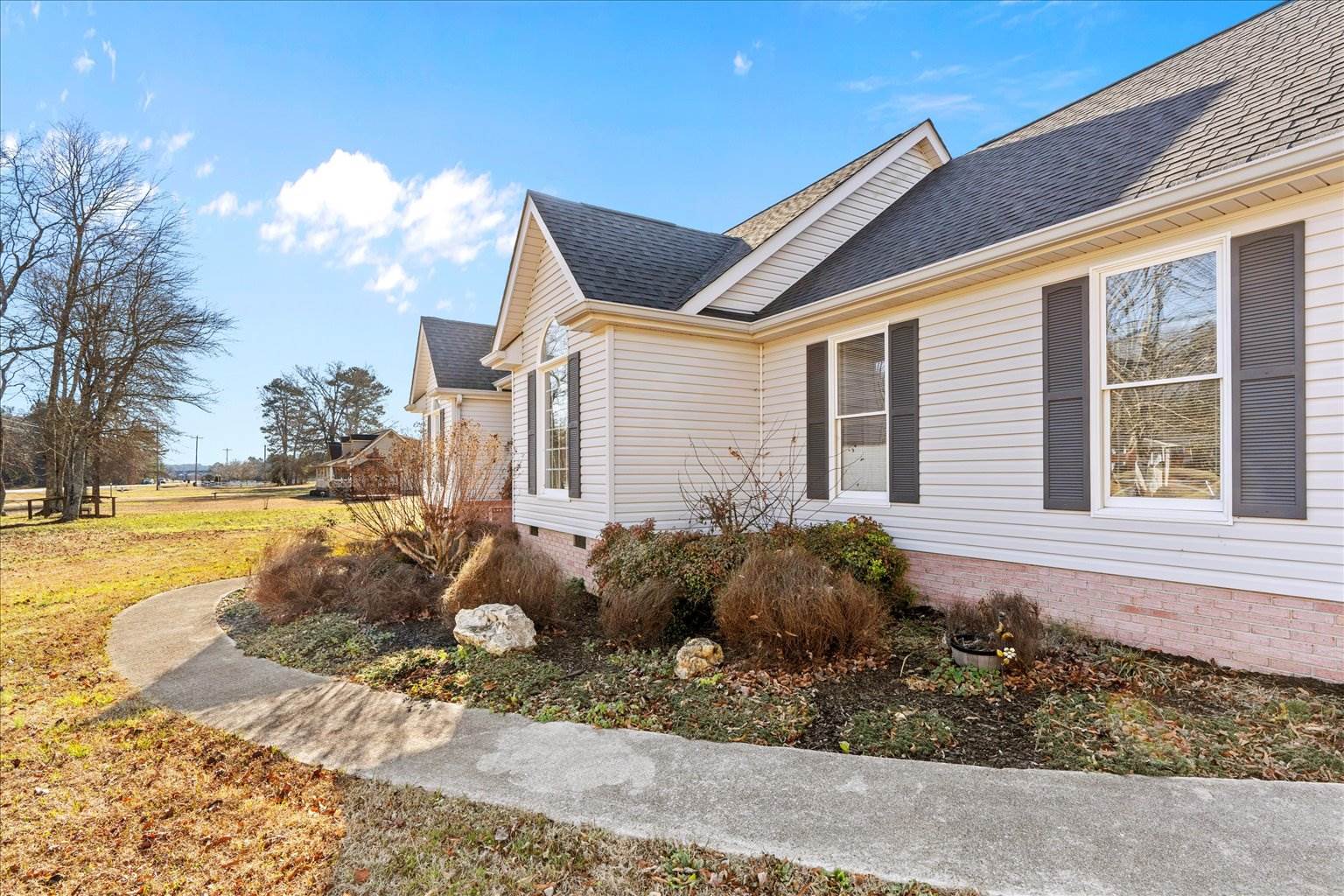 1682 Long Hollow Rd, Rock Spring, GA 30739