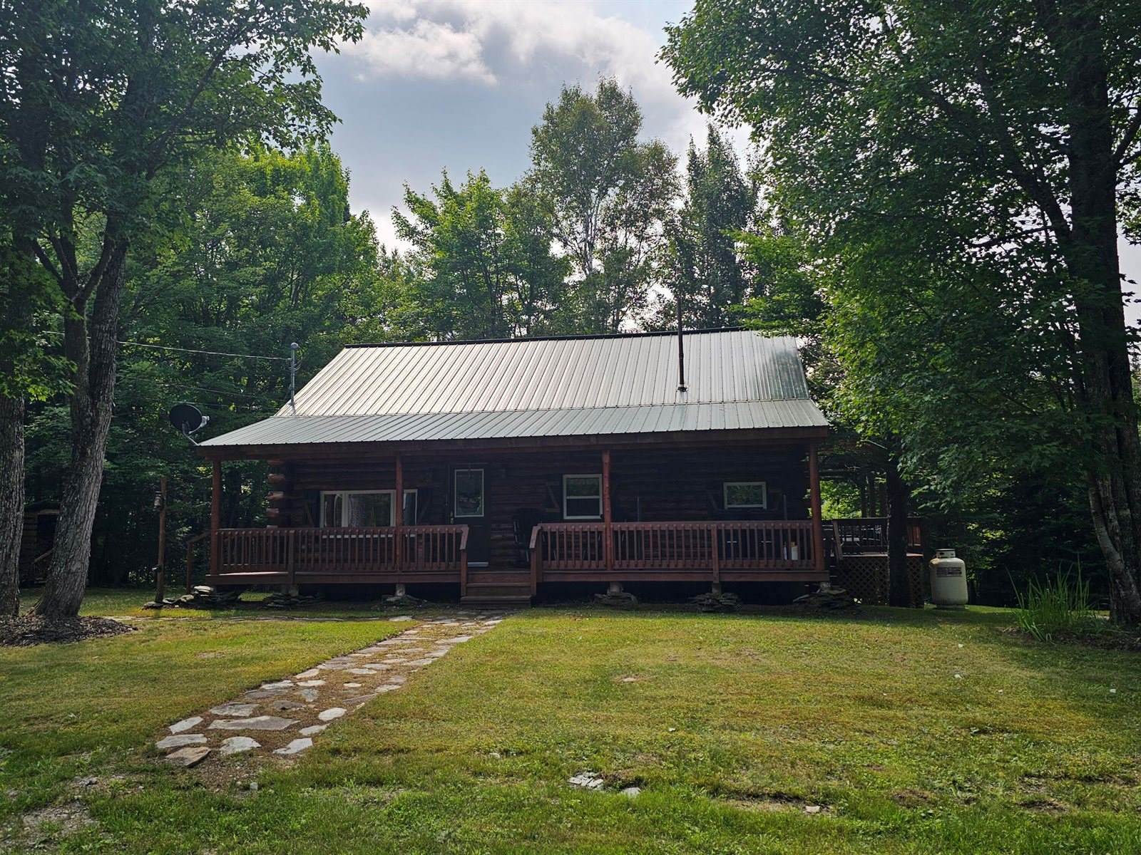 8 Fox Run Road, Jackman, ME 04945