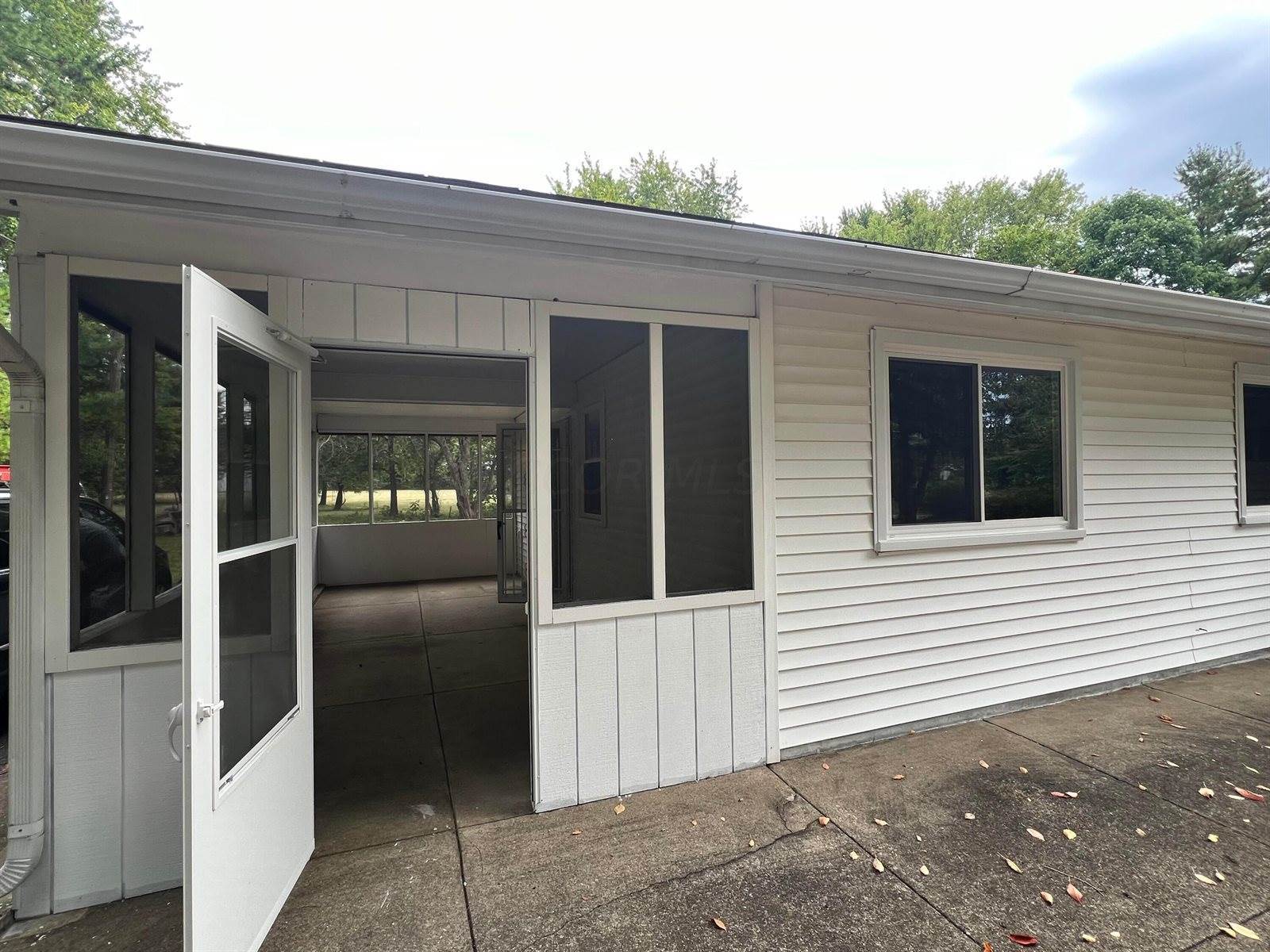 12574 Cable Road SW, Pataskala, OH 43062