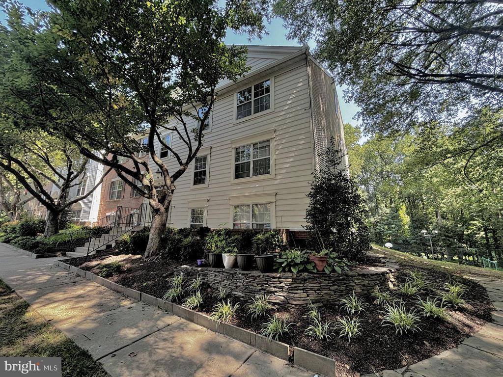 3800 Green Ridge Court, Fairfax, VA 22033