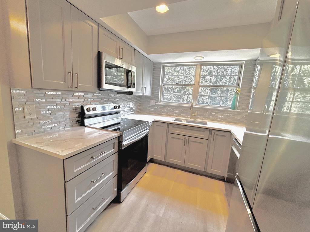 3800 Green Ridge Court, Fairfax, VA 22033