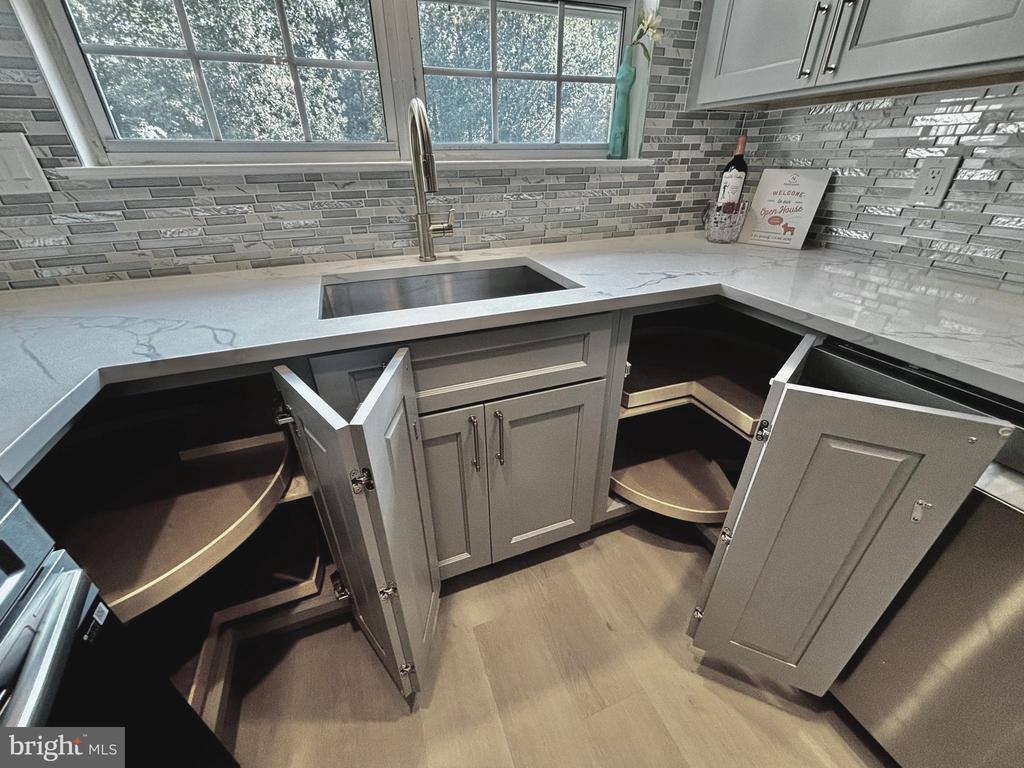 3800 Green Ridge Court, Fairfax, VA 22033