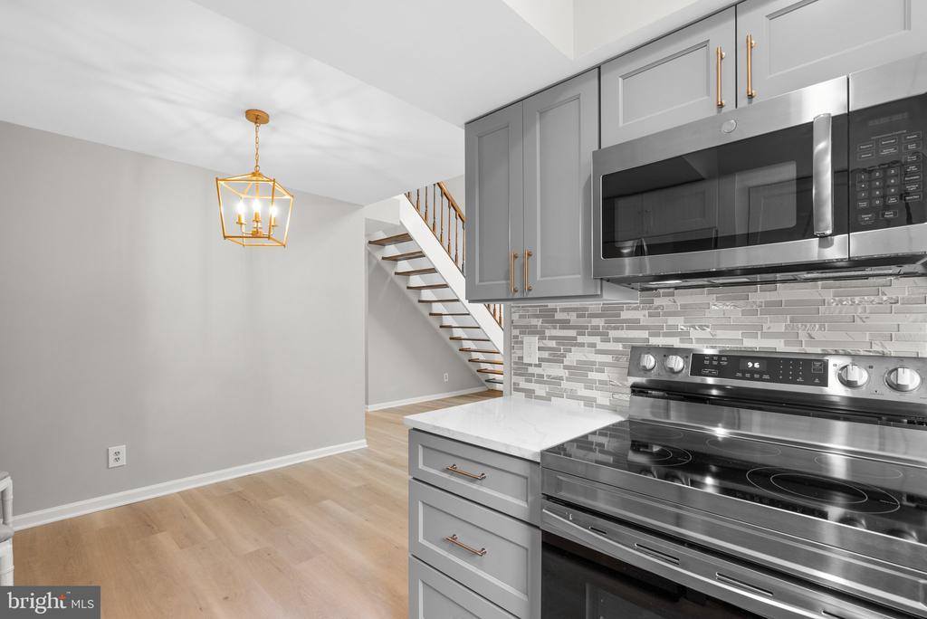 3800 Green Ridge Court, Fairfax, VA 22033