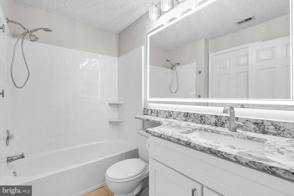 3800 Green Ridge Court, Fairfax, VA 22033