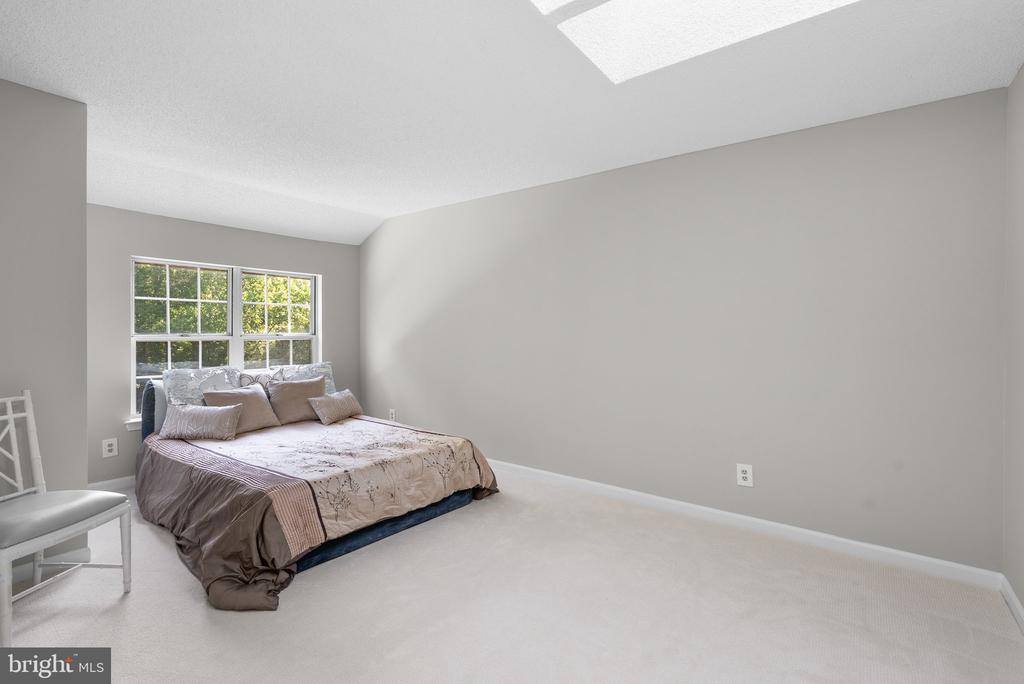 3800 Green Ridge Court, Fairfax, VA 22033