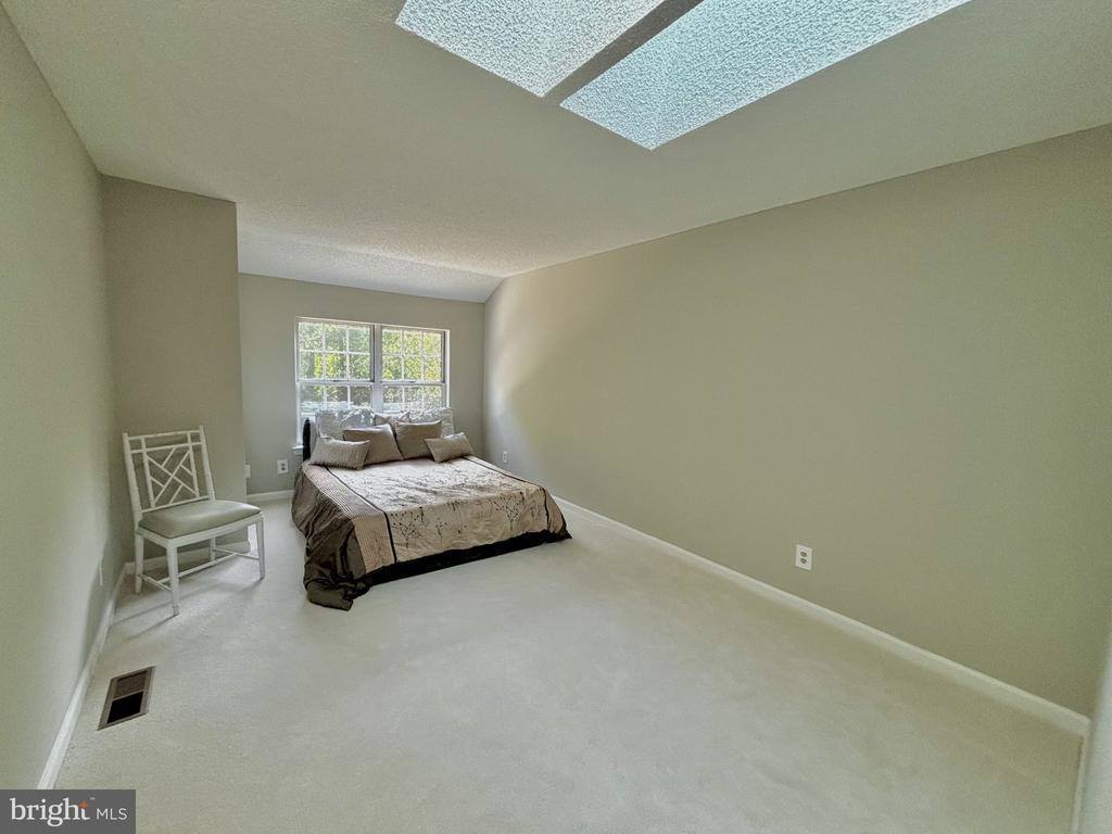 3800 Green Ridge Court, Fairfax, VA 22033