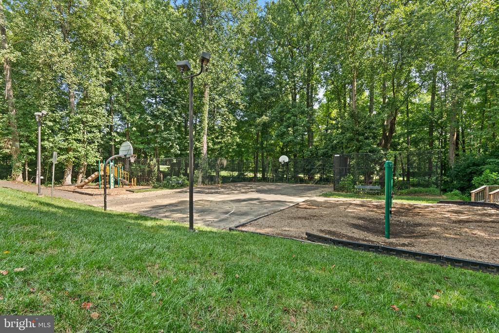 3800 Green Ridge Court, Fairfax, VA 22033