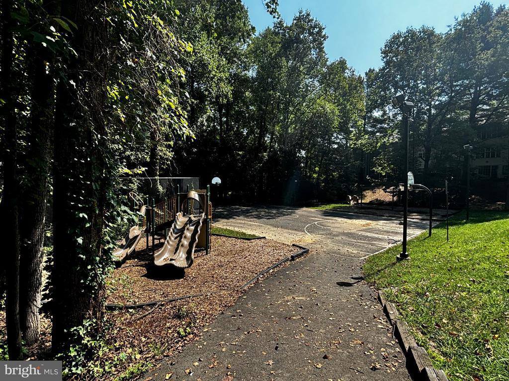 3800 Green Ridge Court, Fairfax, VA 22033