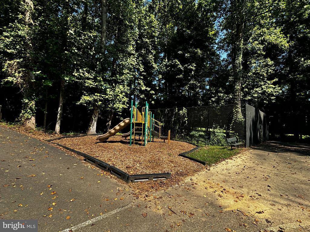 3800 Green Ridge Court, Fairfax, VA 22033