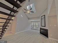 3800 Green Ridge Court, Fairfax, VA 22033