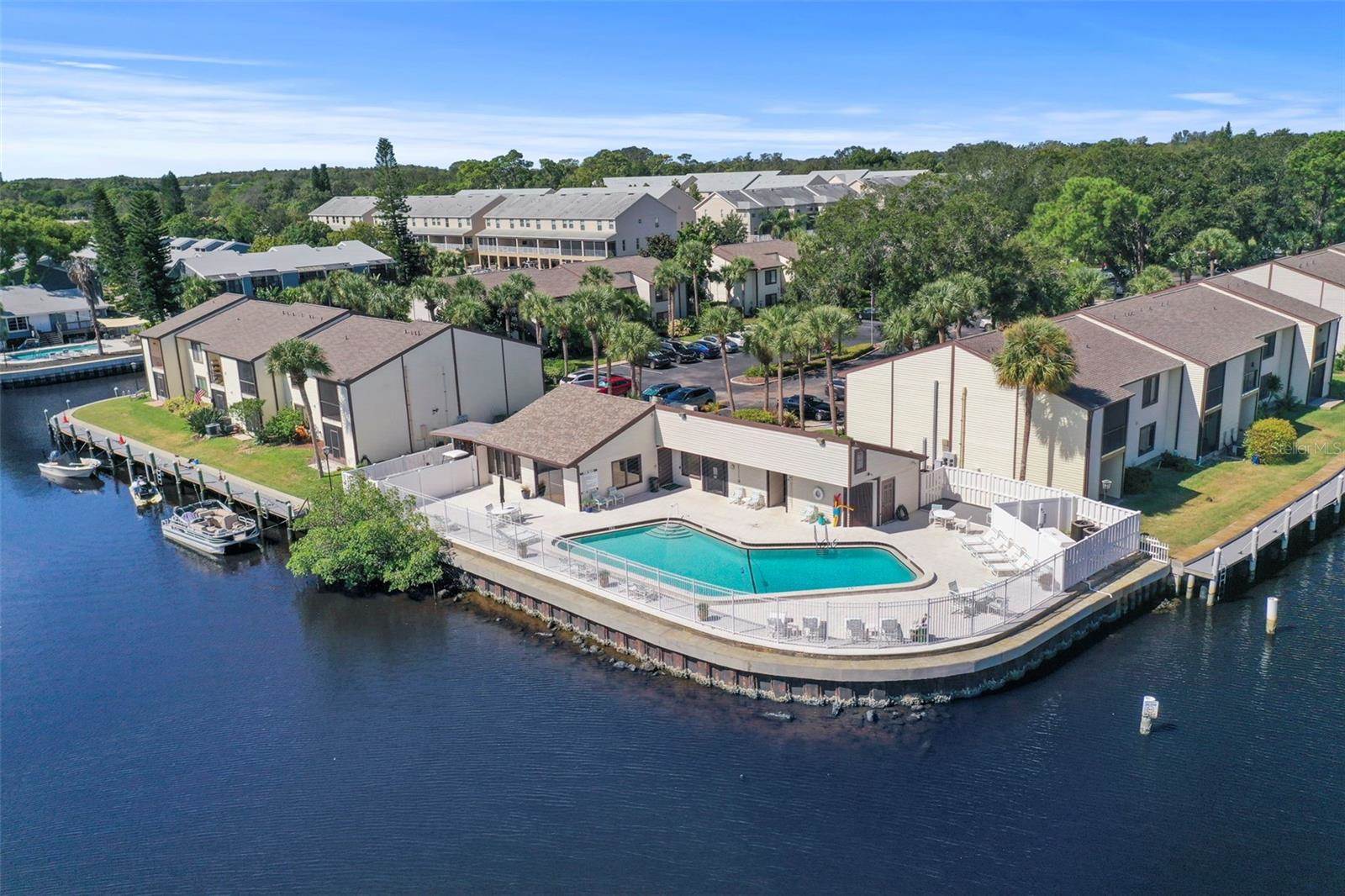 364 Moorings Cove Drive, Tarpon Springs, FL 34689
