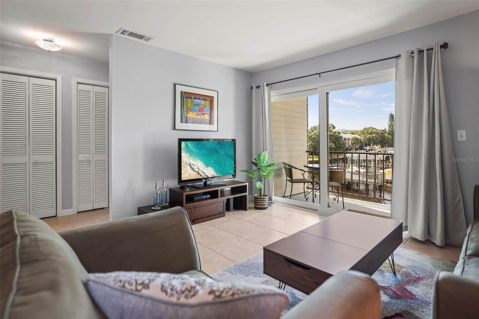 364 Moorings Cove Drive, Tarpon Springs, FL 34689