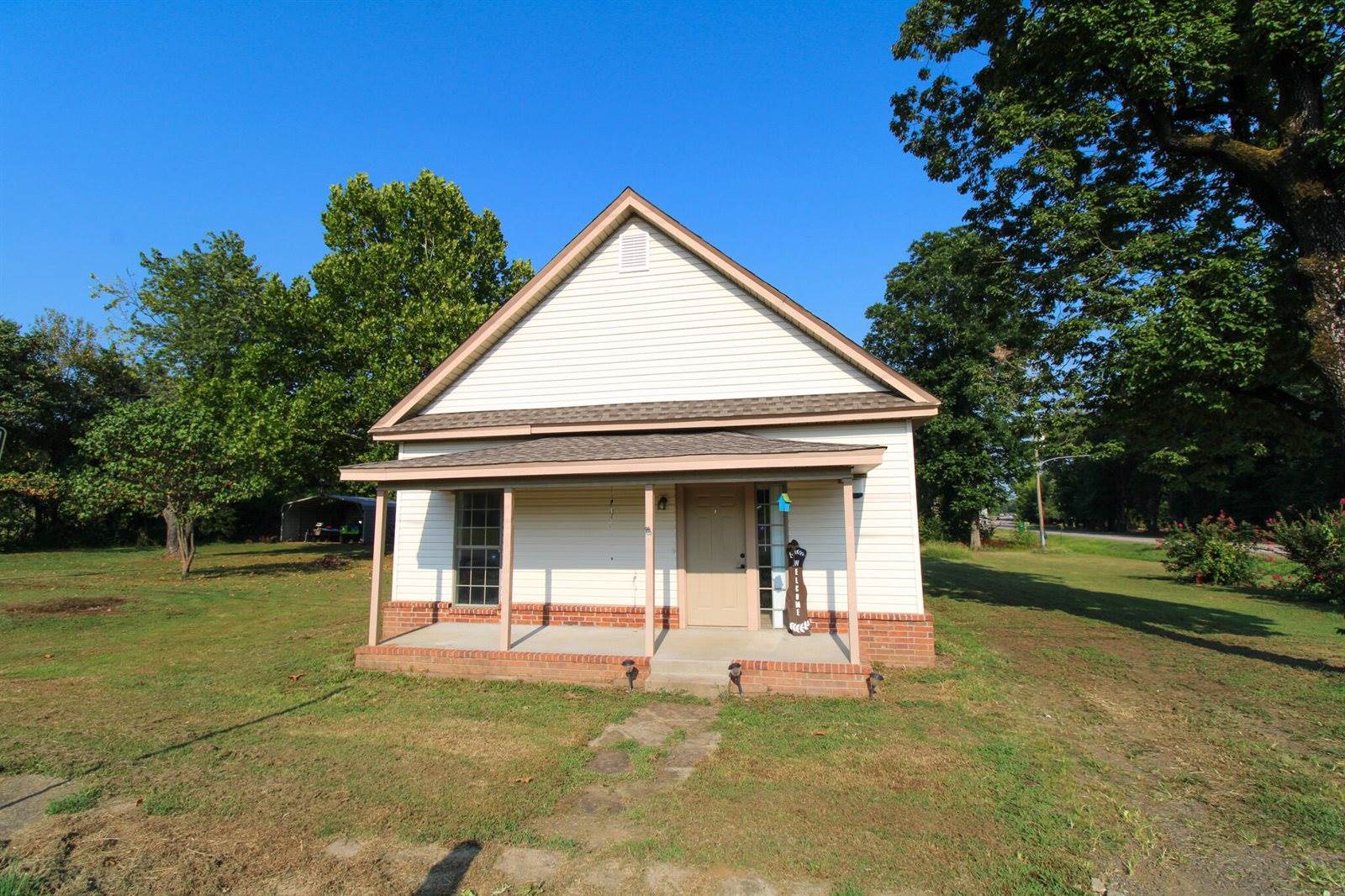 14 School Street, London, AR 72847