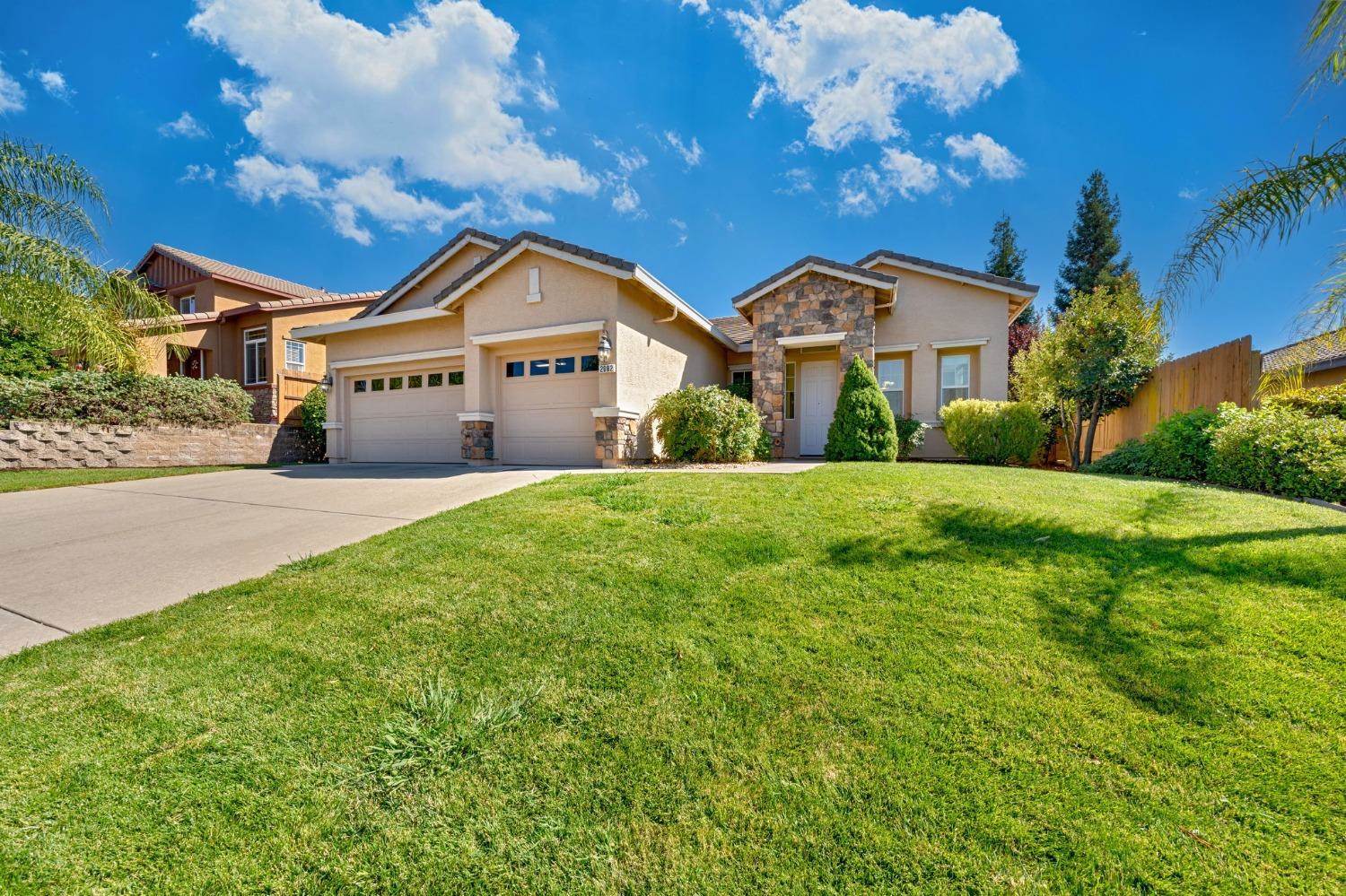 2082 Sebastian Way, Roseville, CA 95661