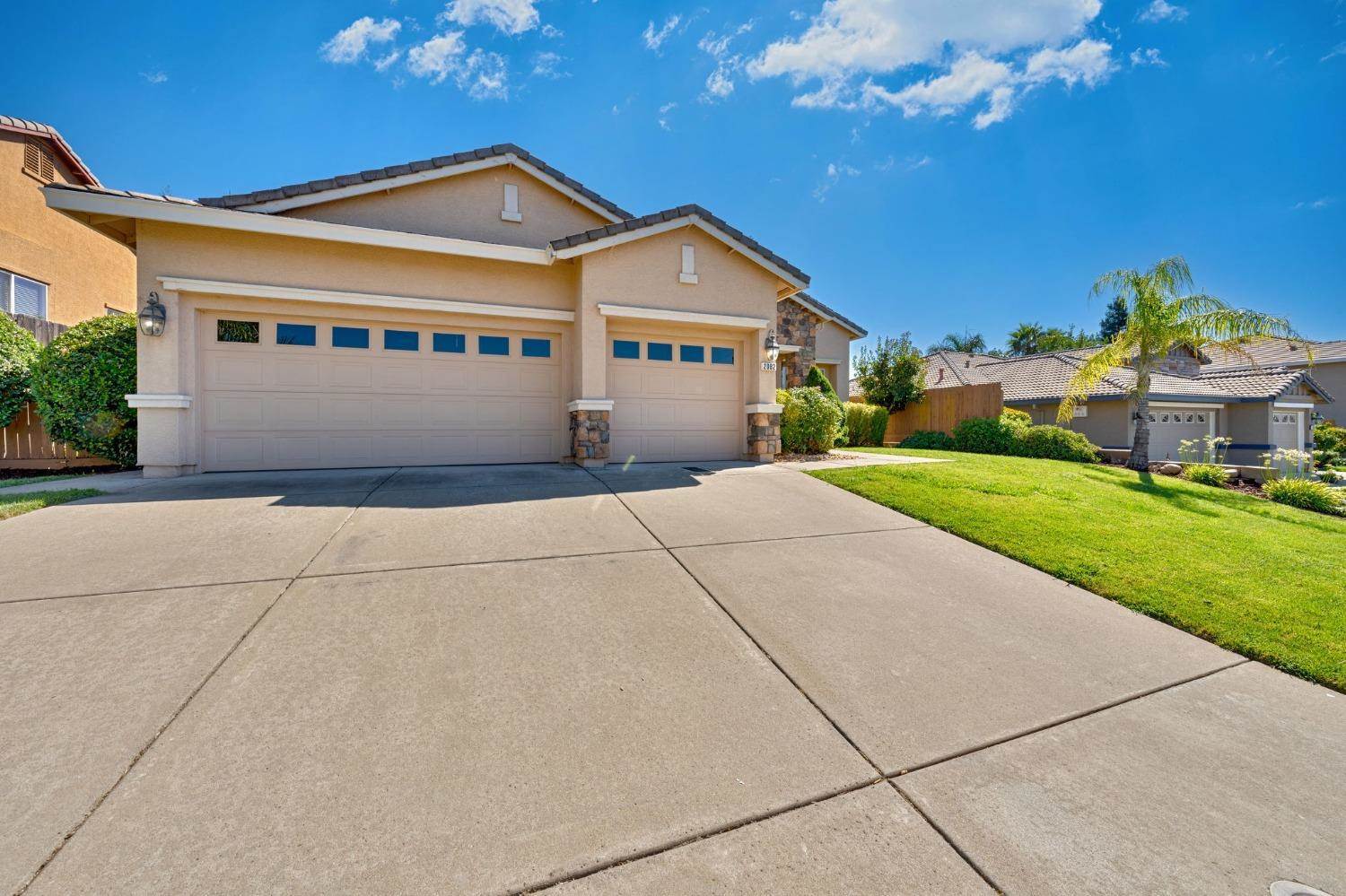 2082 Sebastian Way, Roseville, CA 95661