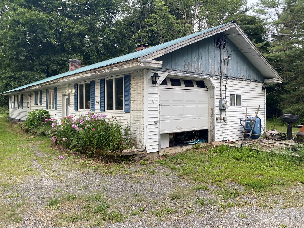 165 Swan Lake Ave, Belfast, ME 04915