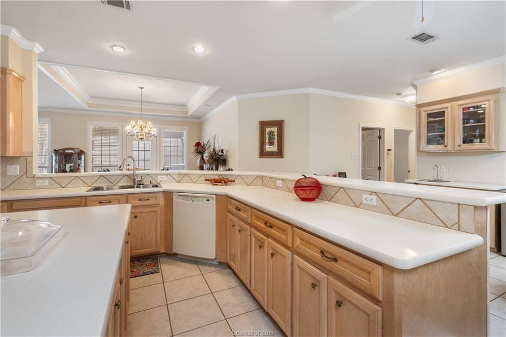 4718 Stonebriar, College Station, TX 77845