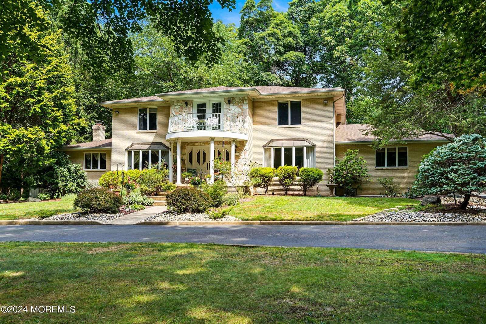 24 Peskin Road, Farmingdale, NJ 07727