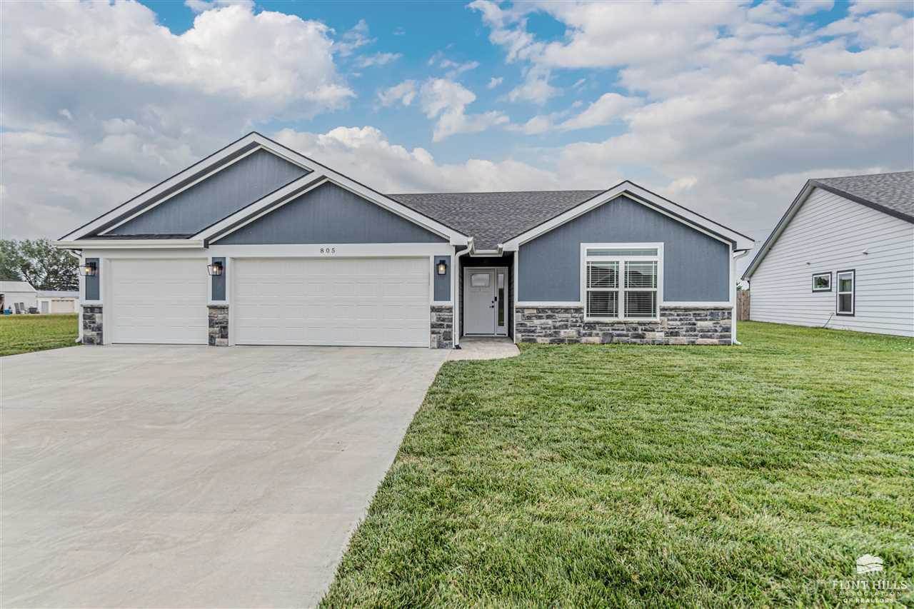 805 Waxwing Drive, Manhattan, KS 66502