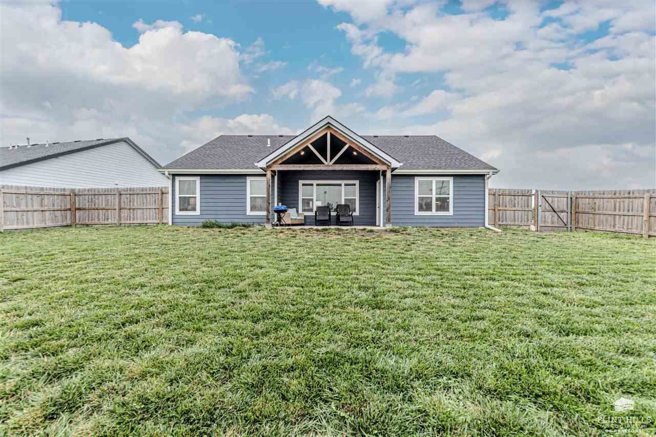 805 Waxwing Drive, Manhattan, KS 66502