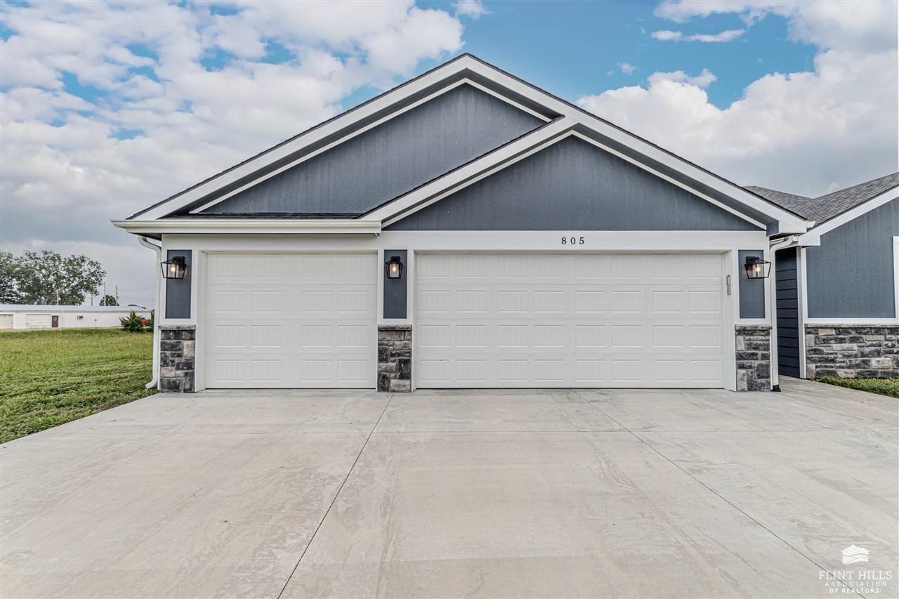 805 Waxwing Drive, Manhattan, KS 66502