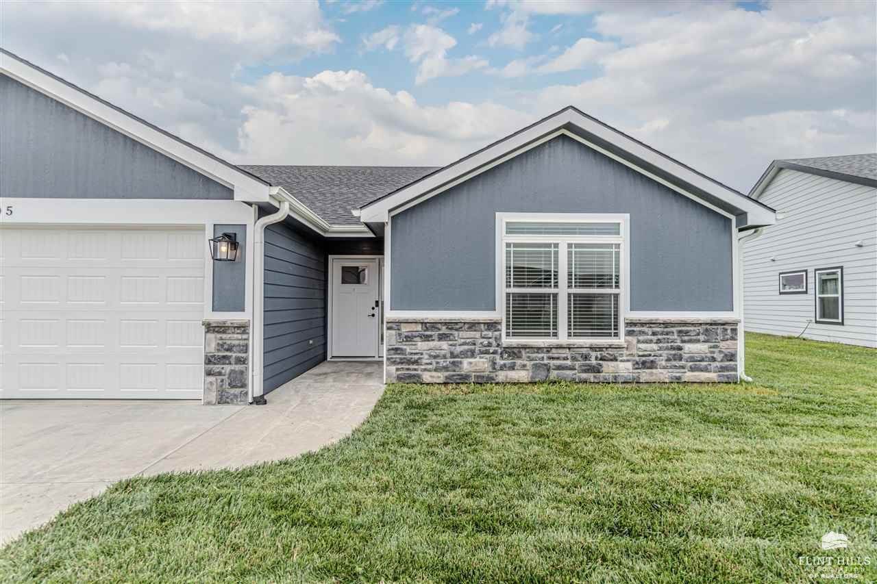 805 Waxwing Drive, Manhattan, KS 66502