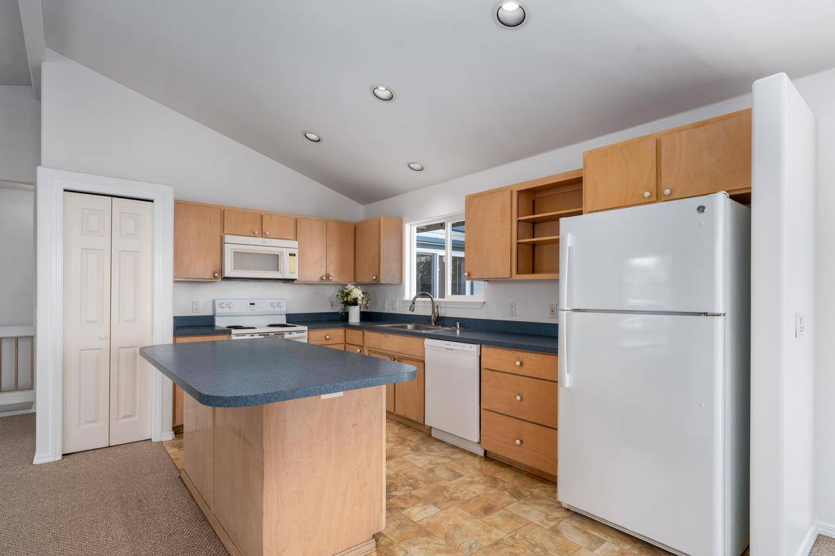 76-6299 Kaheiau St, Kailua Kona, HI 96740