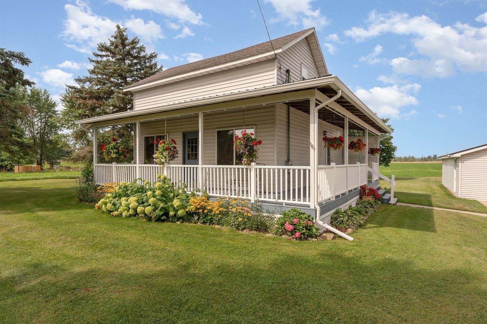 6580 S Eberhart Avenue, Clare, MI 48617