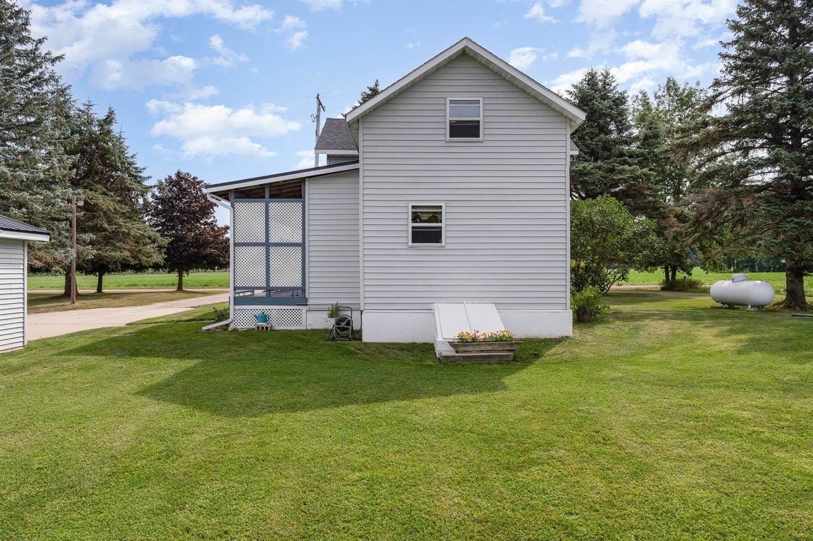 6580 S Eberhart Avenue, Clare, MI 48617
