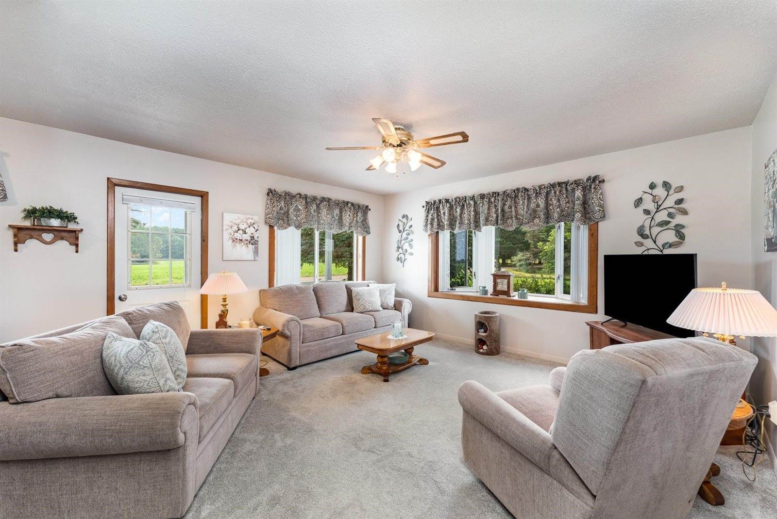 6580 S Eberhart Avenue, Clare, MI 48617